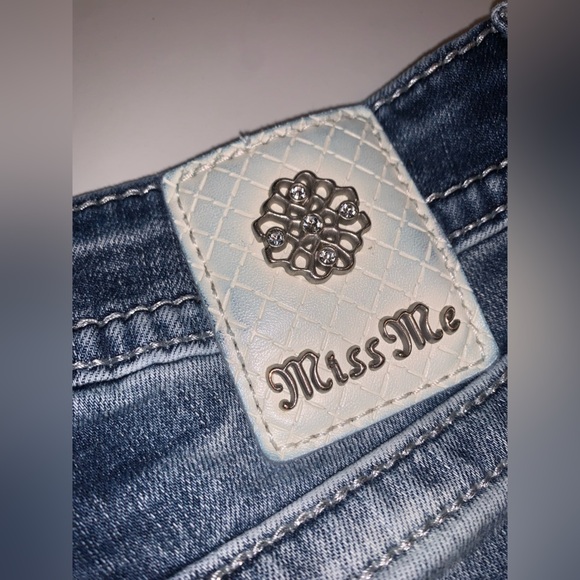 Miss Me Fleur De Lis Boot Cut Jeans Pink Embroidered Sequins Sparkly Pockets 26 - Picture 8 of 10